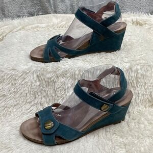 Taos Charade Wedge Sandals Womens 9/40 Blue Gold Leather Hook & Loop Shoes 5574